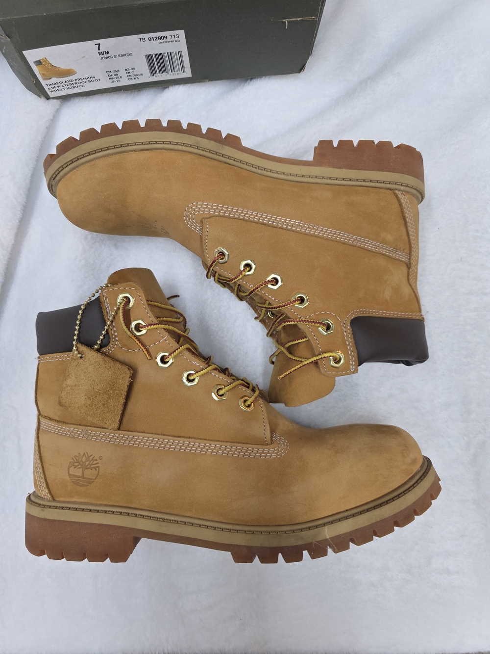 Timberland Juniors Wheat Nubuck 6-Inch Boots - Picture 6 of 12